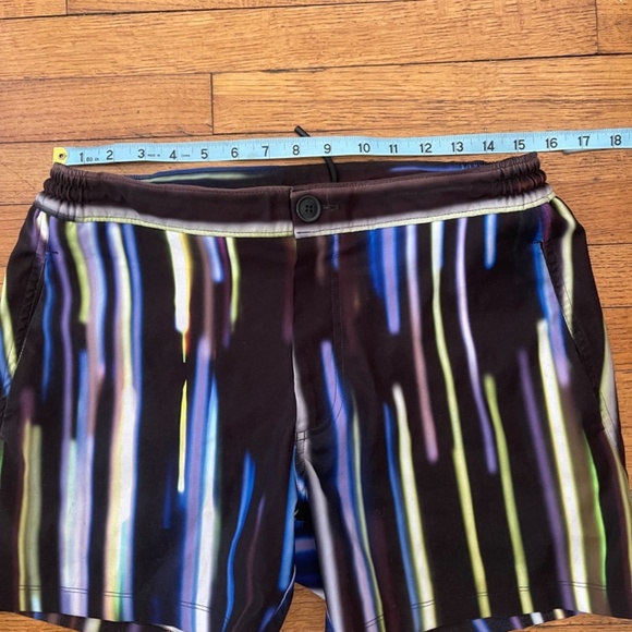 Good Man Brand "Flashing Lights" print swim trunk men's sz small striped - Picture 4 of 8